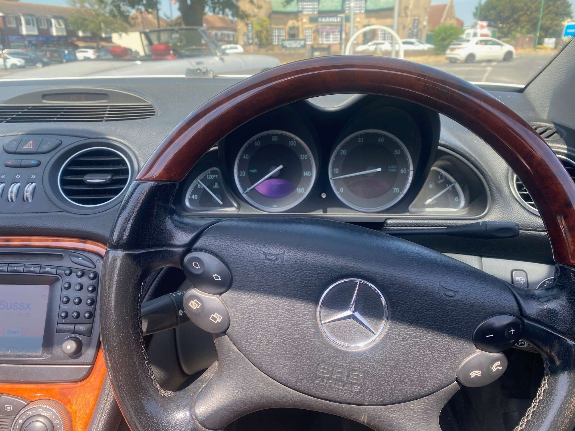 A 2003 MERCEDES-BENZ SL 5.0 SL500 Convertible 2dr Petrol Automatic (300 g/km, 306 bhp) A 2003 MERCEDES-BENZ SL 5.0 SL500 Convertible 2dr Petrol Automatic (300 g/km, 306 bhp)