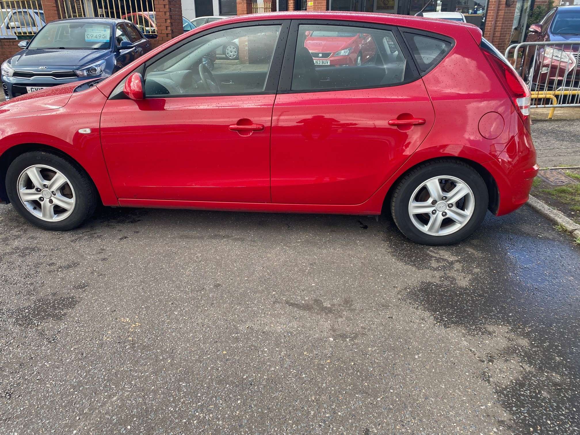 A 2009 HYUNDAI I30 1.4 Comfort Hatchback 5dr Petrol Manual Euro 4 (108 bhp) A 2009 HYUNDAI I30 1.4 Comfort Hatchback 5dr Petrol Manual Euro 4 (108 bhp)