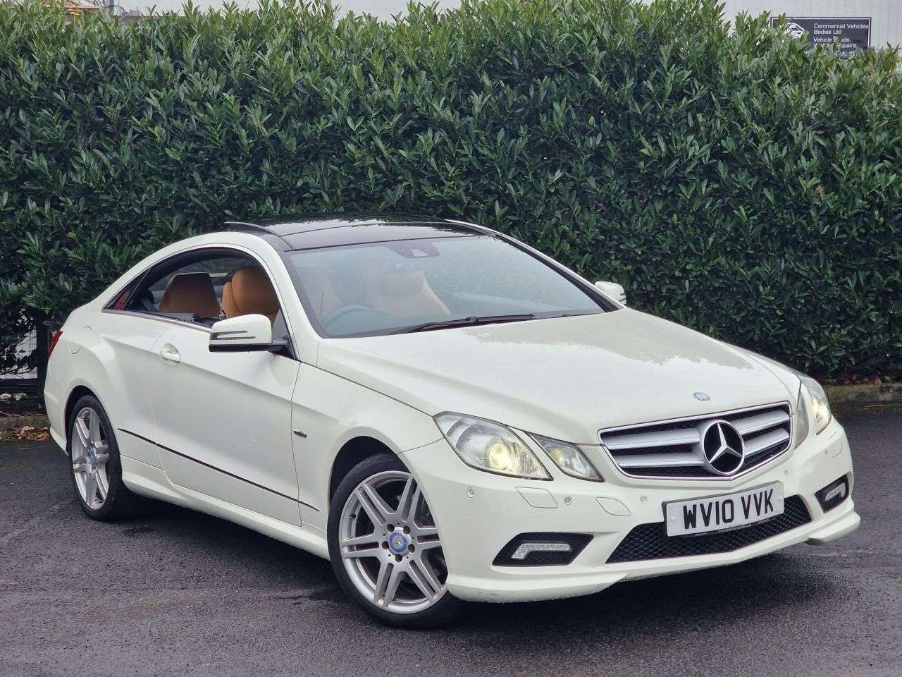 A 2010 MERCEDES-BENZ E-CLASS E350 CDI AMG SPORT 3.0 V6 2d 231 BHP 16 SERVICES | PANROOF | COMAND A 2010 MERCEDES-BENZ E-CLASS E350 CDI AMG SPORT 3.0 V6 2d 231 BHP 16 SERVICES | PANROOF | COMAND