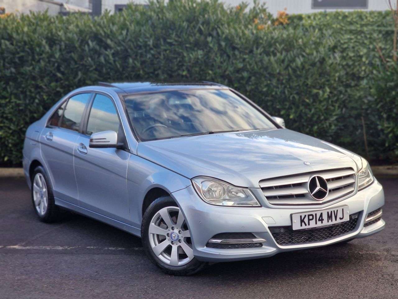 A 2014 MERCEDES-BENZ C-CLASS C220 CDI EXECTUIVE SE BLUEEFFICIENCY 2.1 4d 168 BHP PANROOF | LEATHER | 201 A 2014 MERCEDES-BENZ C-CLASS C220 CDI EXECTUIVE SE BLUEEFFICIENCY 2.1 4d 168 BHP PANROOF | LEATHER | 201