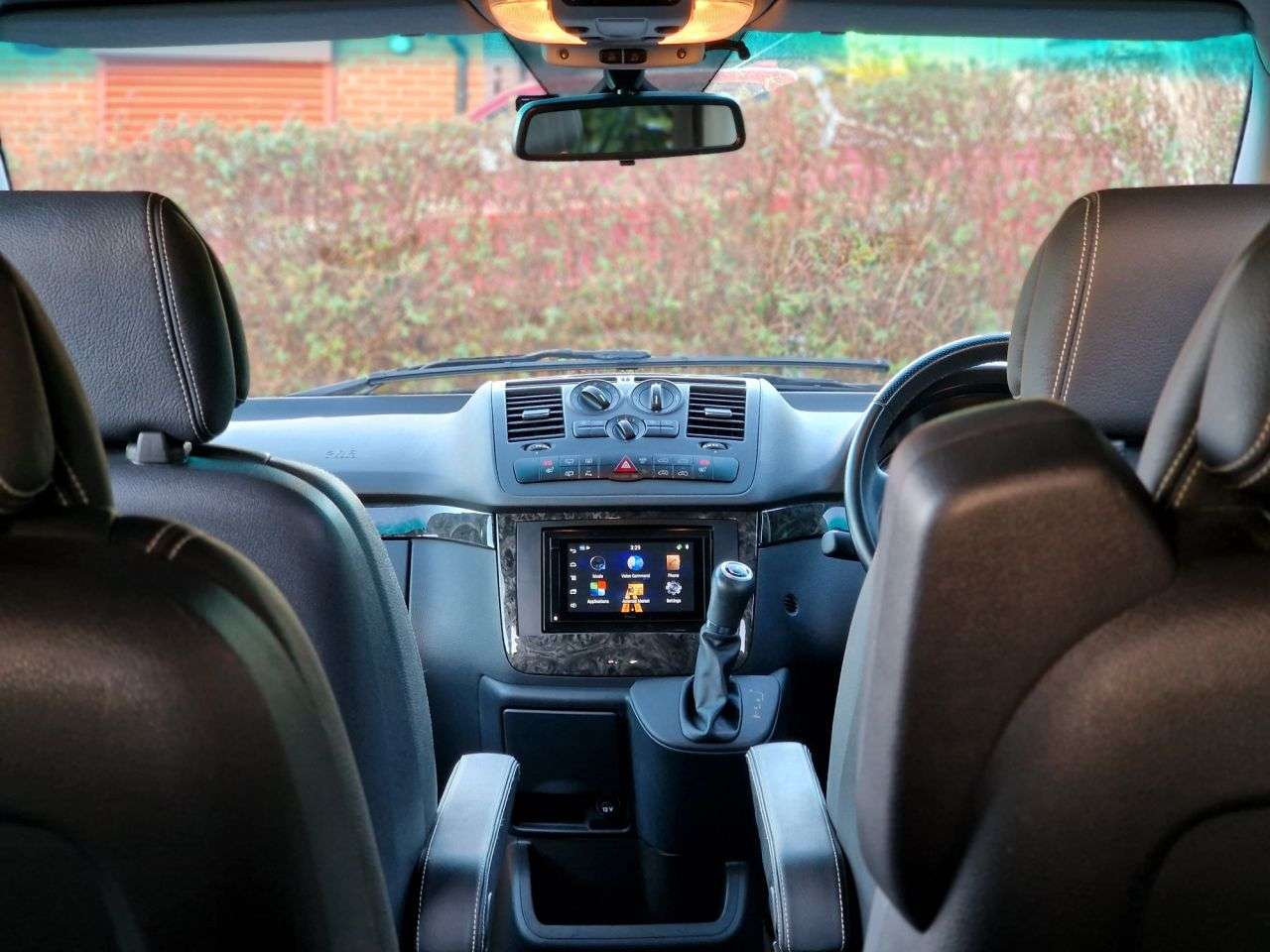 A 2015 MERCEDES-BENZ VIANO AMBIENTE CDI LONG WHEEL BASE 2.1 BLUEEFFICENCY 5d 163 BHP LONG WHEEL BASE | A 2015 MERCEDES-BENZ VIANO AMBIENTE CDI LONG WHEEL BASE 2.1 BLUEEFFICENCY 5d 163 BHP LONG WHEEL BASE |