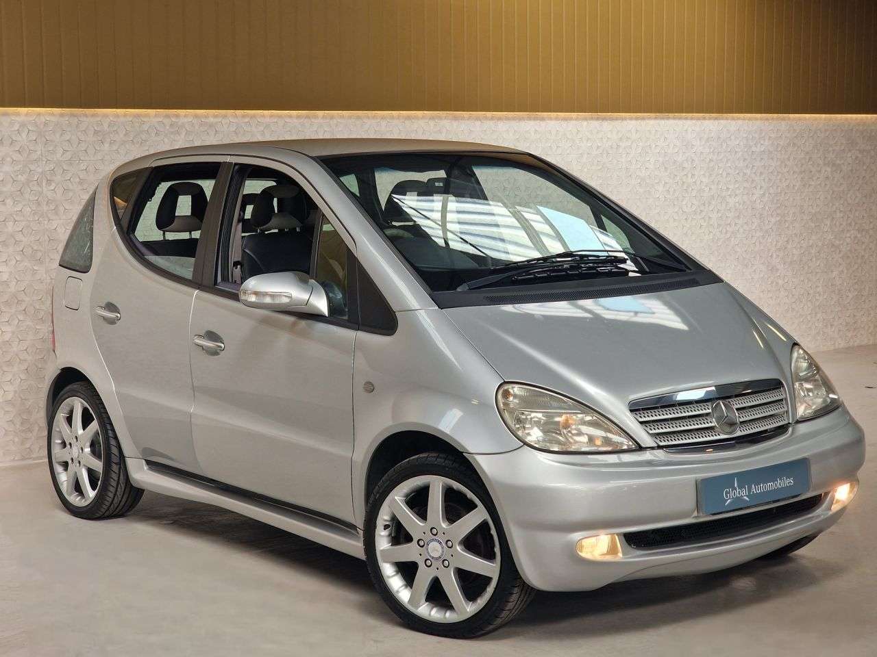 A 2002 MERCEDES-BENZ A-CLASS A210 EVOLUTION SWB 2.1 5d 141 BHP RARE MODEL | SUPER LOW MILEAGE A 2002 MERCEDES-BENZ A-CLASS A210 EVOLUTION SWB 2.1 5d 141 BHP RARE MODEL | SUPER LOW MILEAGE