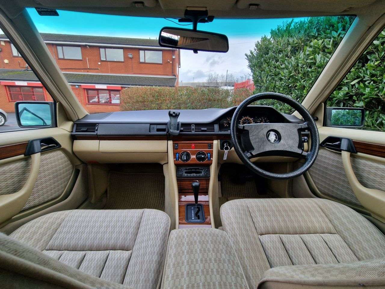 1990 MERCEDES-BENZ E-CLASS 1990 MERCEDES-BENZ E-CLASS