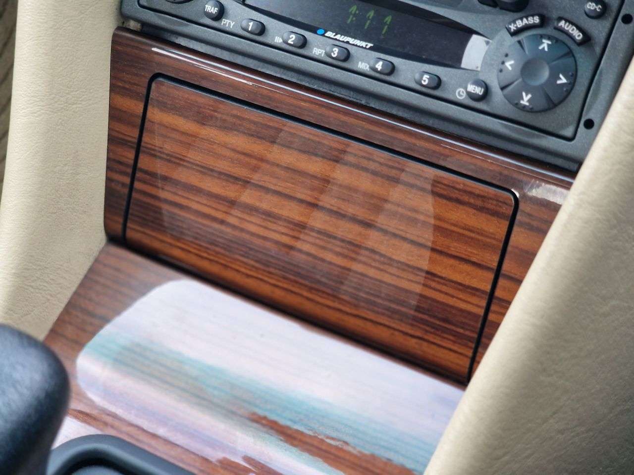 1990 MERCEDES-BENZ E-CLASS 1990 MERCEDES-BENZ E-CLASS