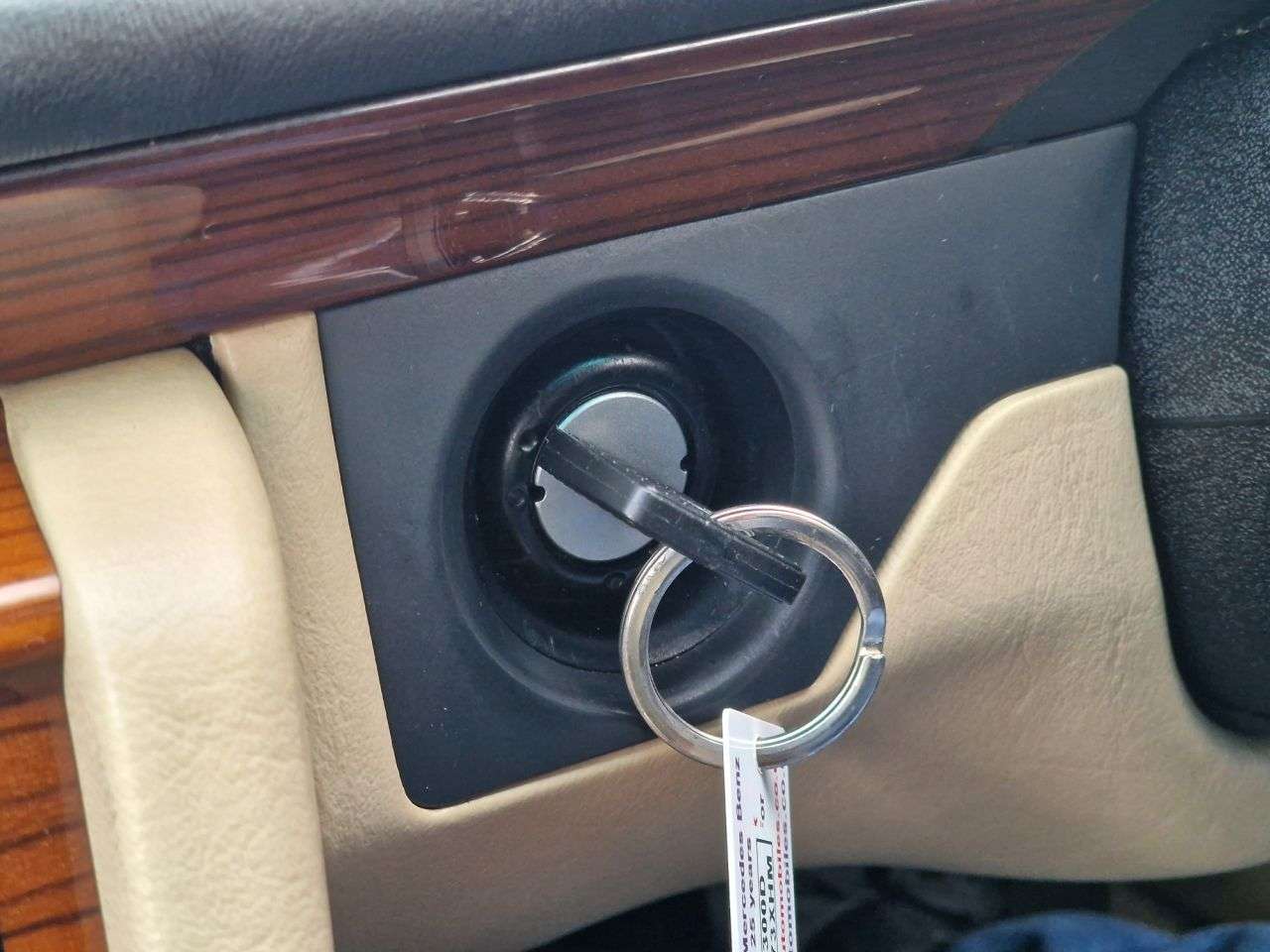 1990 MERCEDES-BENZ E-CLASS 1990 MERCEDES-BENZ E-CLASS