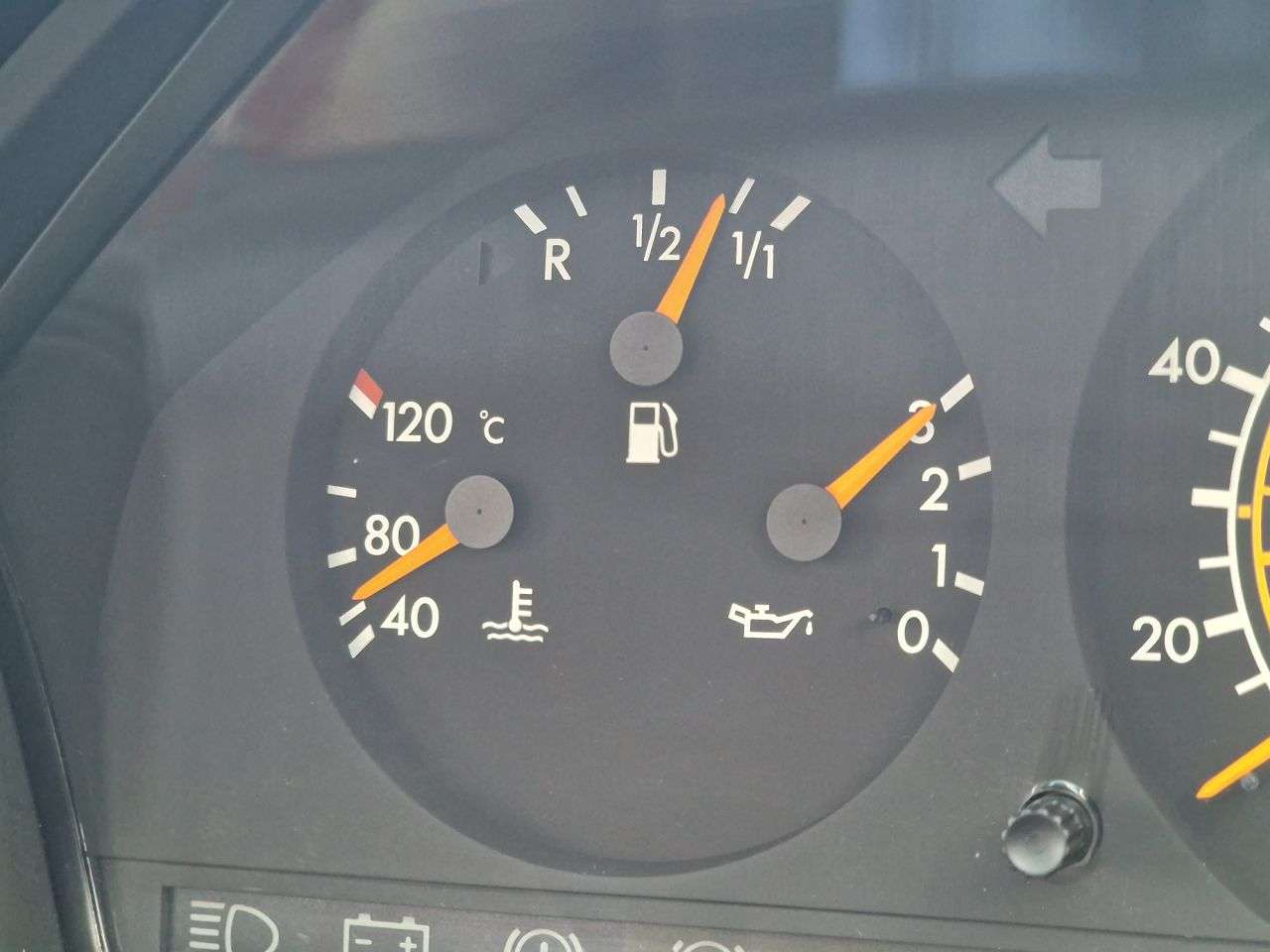 1990 MERCEDES-BENZ E-CLASS 1990 MERCEDES-BENZ E-CLASS