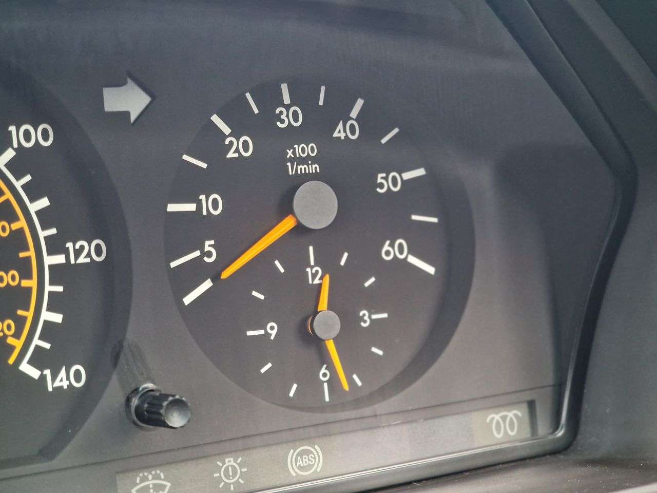 1990 MERCEDES-BENZ E-CLASS 1990 MERCEDES-BENZ E-CLASS