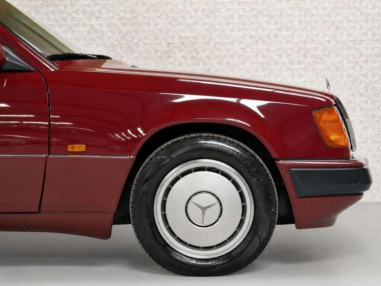 1990 MERCEDES-BENZ E-CLASS 1990 MERCEDES-BENZ E-CLASS