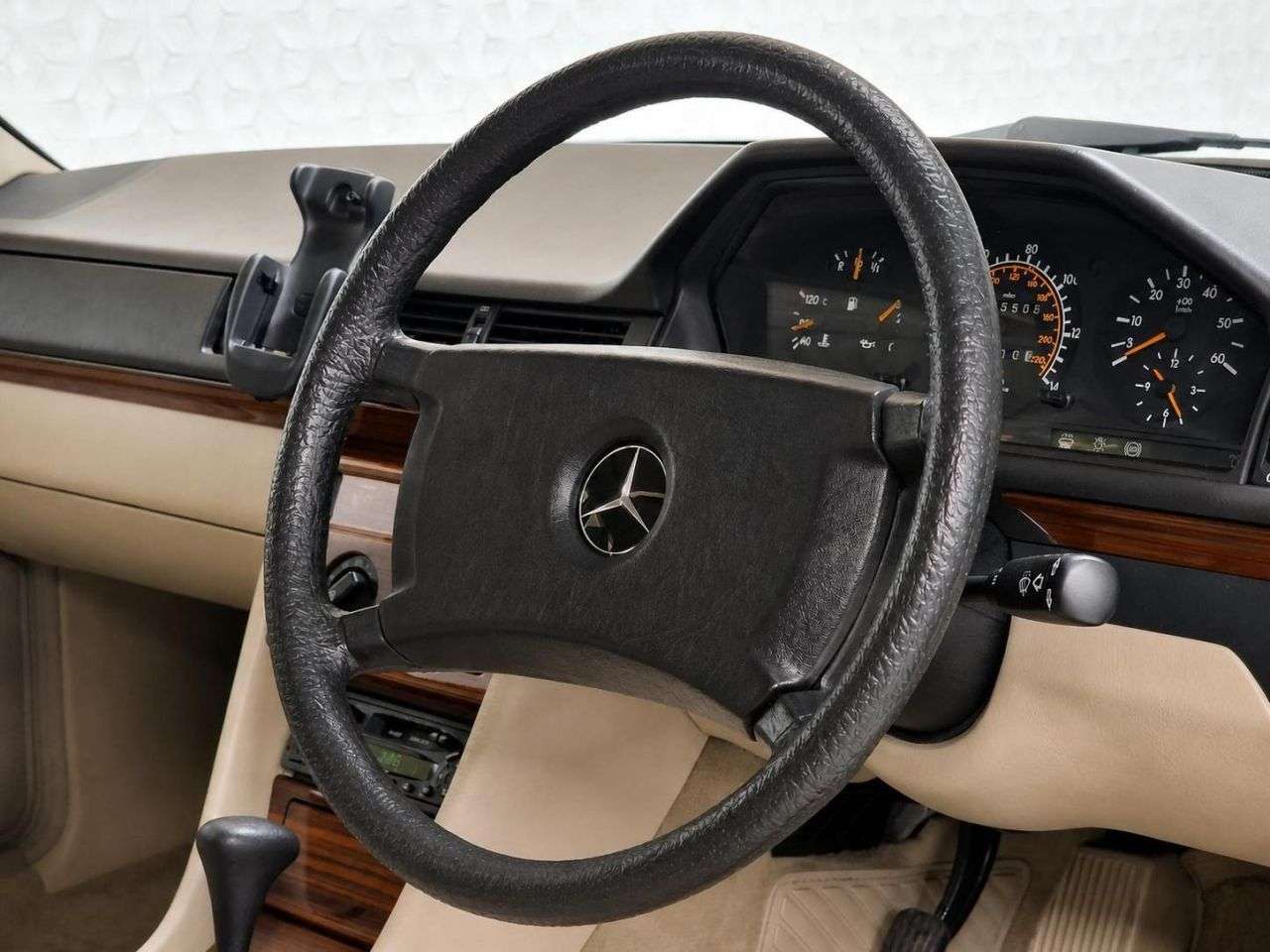 1990 MERCEDES-BENZ E-CLASS 1990 MERCEDES-BENZ E-CLASS
