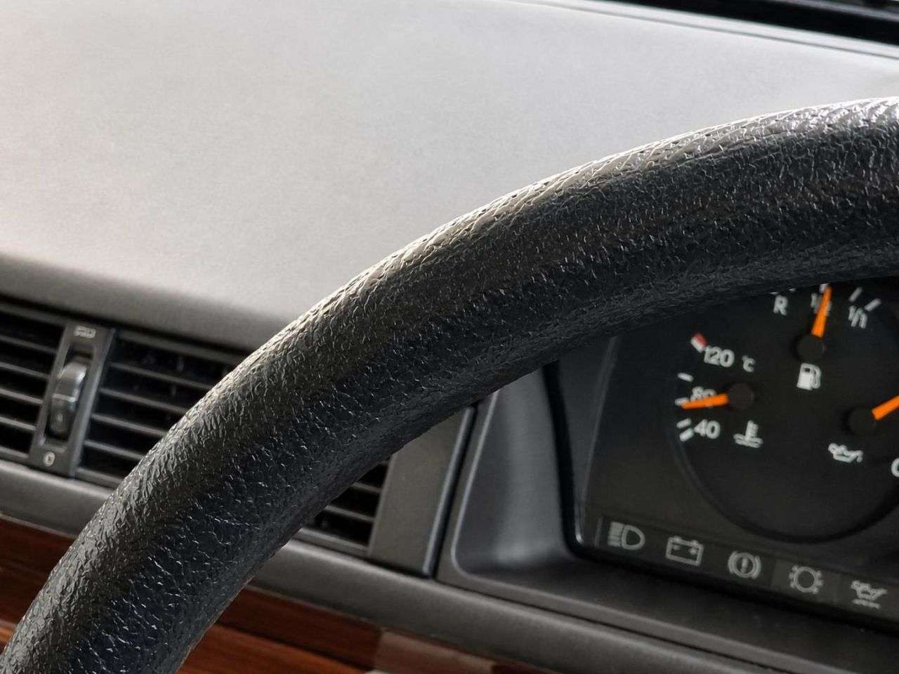 1990 MERCEDES-BENZ E-CLASS 1990 MERCEDES-BENZ E-CLASS