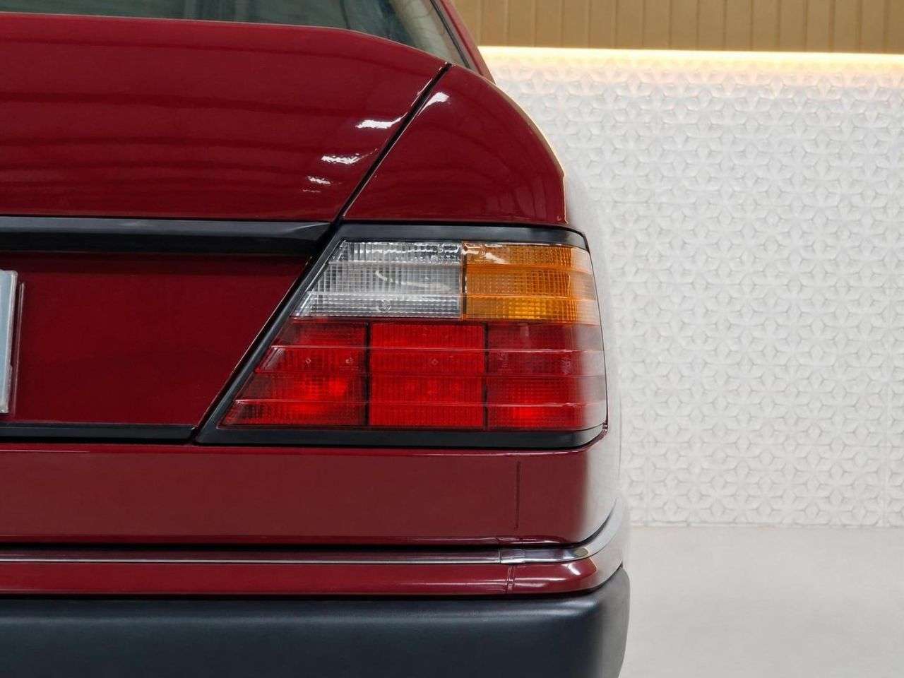 1990 MERCEDES-BENZ E-CLASS 1990 MERCEDES-BENZ E-CLASS