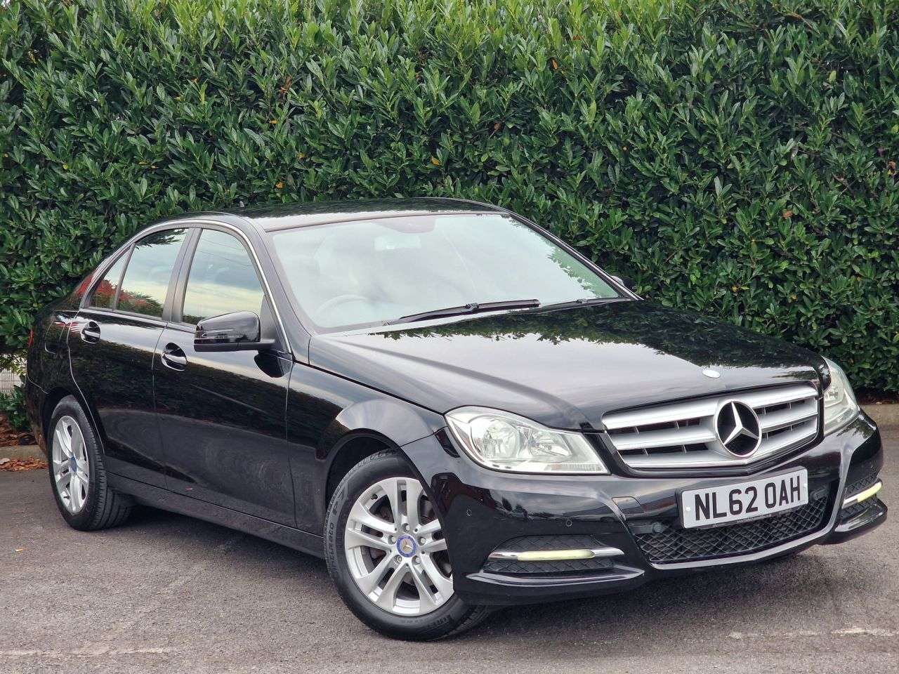 A 2012 MERCEDES-BENZ C-CLASS 1.6 C180 BlueEfficiency Executive SE Saloon 4dr Petrol Manual Euro 5 (s/s) A 2012 MERCEDES-BENZ C-CLASS 1.6 C180 BlueEfficiency Executive SE Saloon 4dr Petrol Manual Euro 5 (s/s)