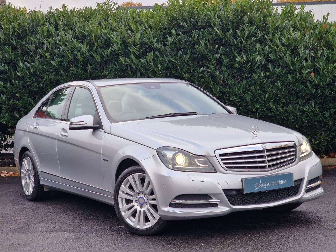 A 2011 MERCEDES-BENZ C-CLASS 2.1 C220 CDI BlueEfficiency Elegance Saloon 4dr Diesel G-Tronic+ Euro 5 (s/ A 2011 MERCEDES-BENZ C-CLASS 2.1 C220 CDI BlueEfficiency Elegance Saloon 4dr Diesel G-Tronic+ Euro 5 (s/