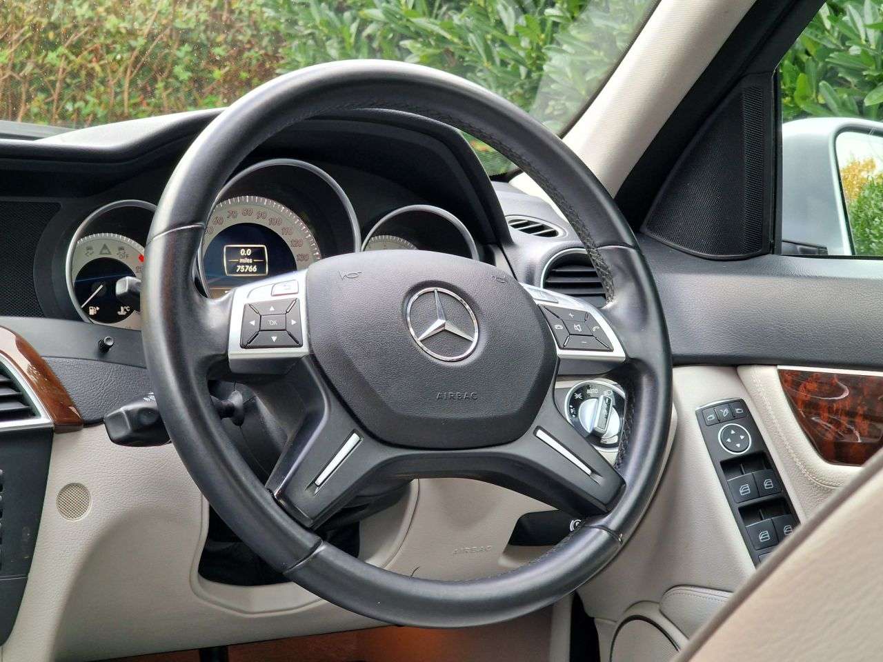 2011 MERCEDES-BENZ C-CLASS 2011 MERCEDES-BENZ C-CLASS