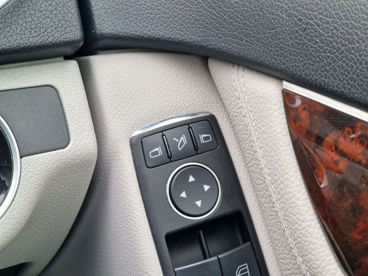 2011 MERCEDES-BENZ C-CLASS 2011 MERCEDES-BENZ C-CLASS