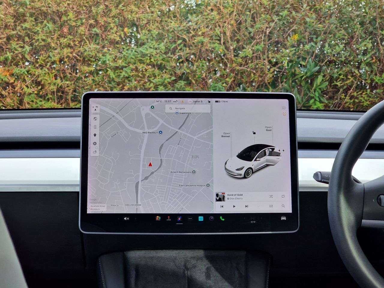 A 2021 TESLA MODEL 3 (Dual Motor) Long Range Saloon 4dr Electric Auto 4WDE (346 ps) WHITE INTERI A 2021 TESLA MODEL 3 (Dual Motor) Long Range Saloon 4dr Electric Auto 4WDE (346 ps) WHITE INTERI