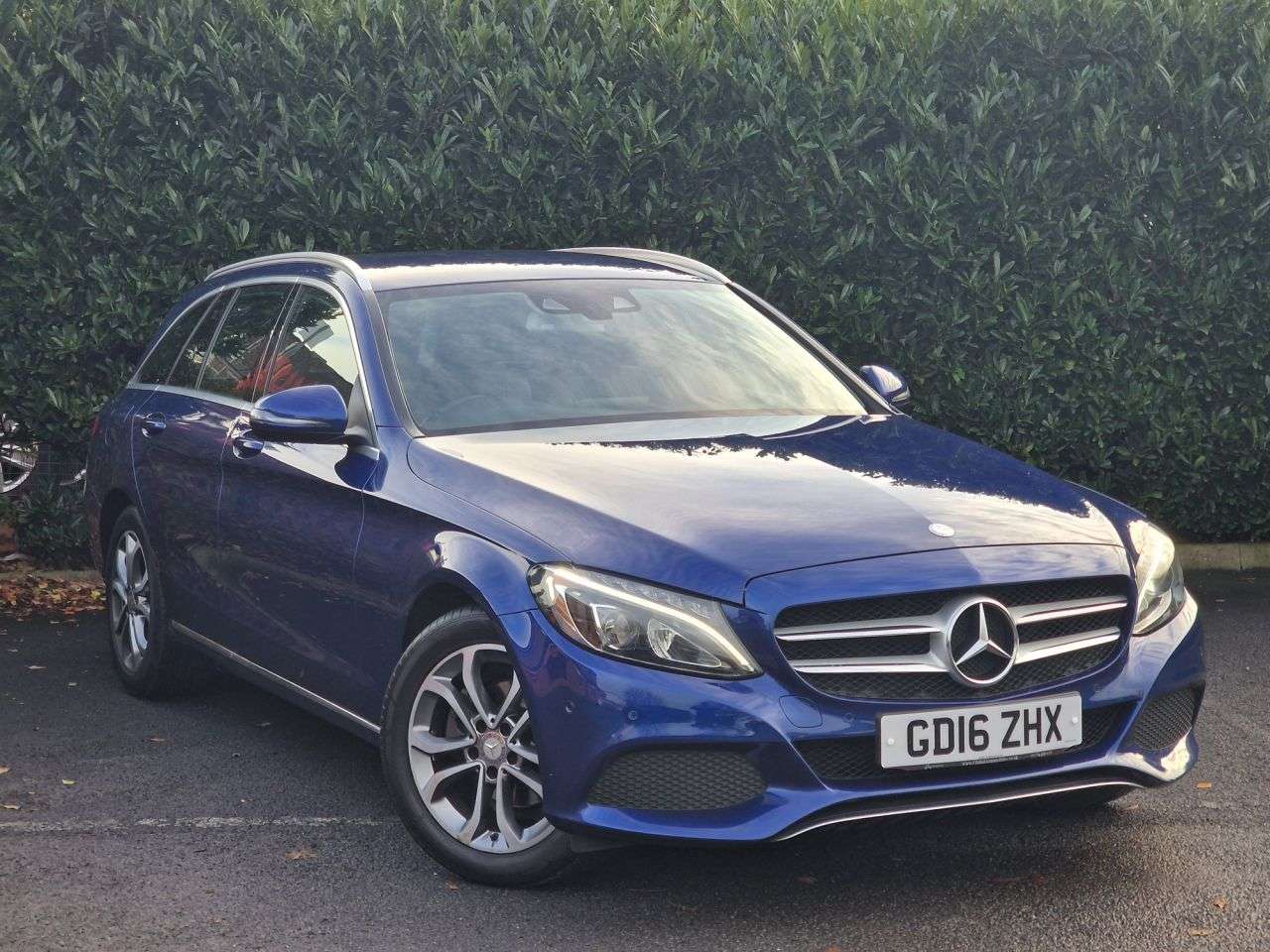 A 2016 MERCEDES-BENZ C-CLASS 1.6 C200d Sport Estate 5dr Diesel G-Tronic+ Euro 6 (s/s) (136 ps) 9 SERVICE A 2016 MERCEDES-BENZ C-CLASS 1.6 C200d Sport Estate 5dr Diesel G-Tronic+ Euro 6 (s/s) (136 ps) 9 SERVICE