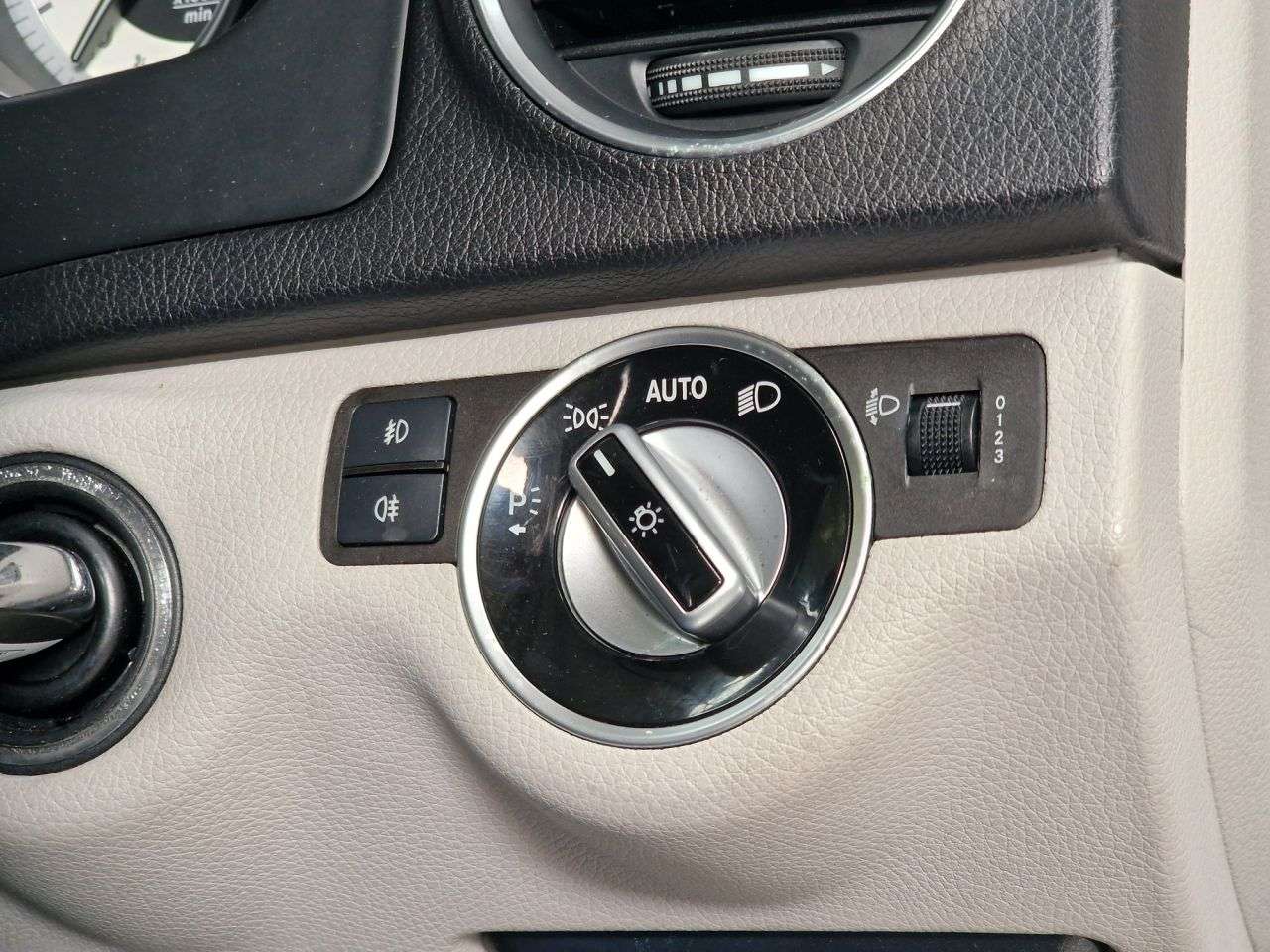 2011 MERCEDES-BENZ C-CLASS 2011 MERCEDES-BENZ C-CLASS