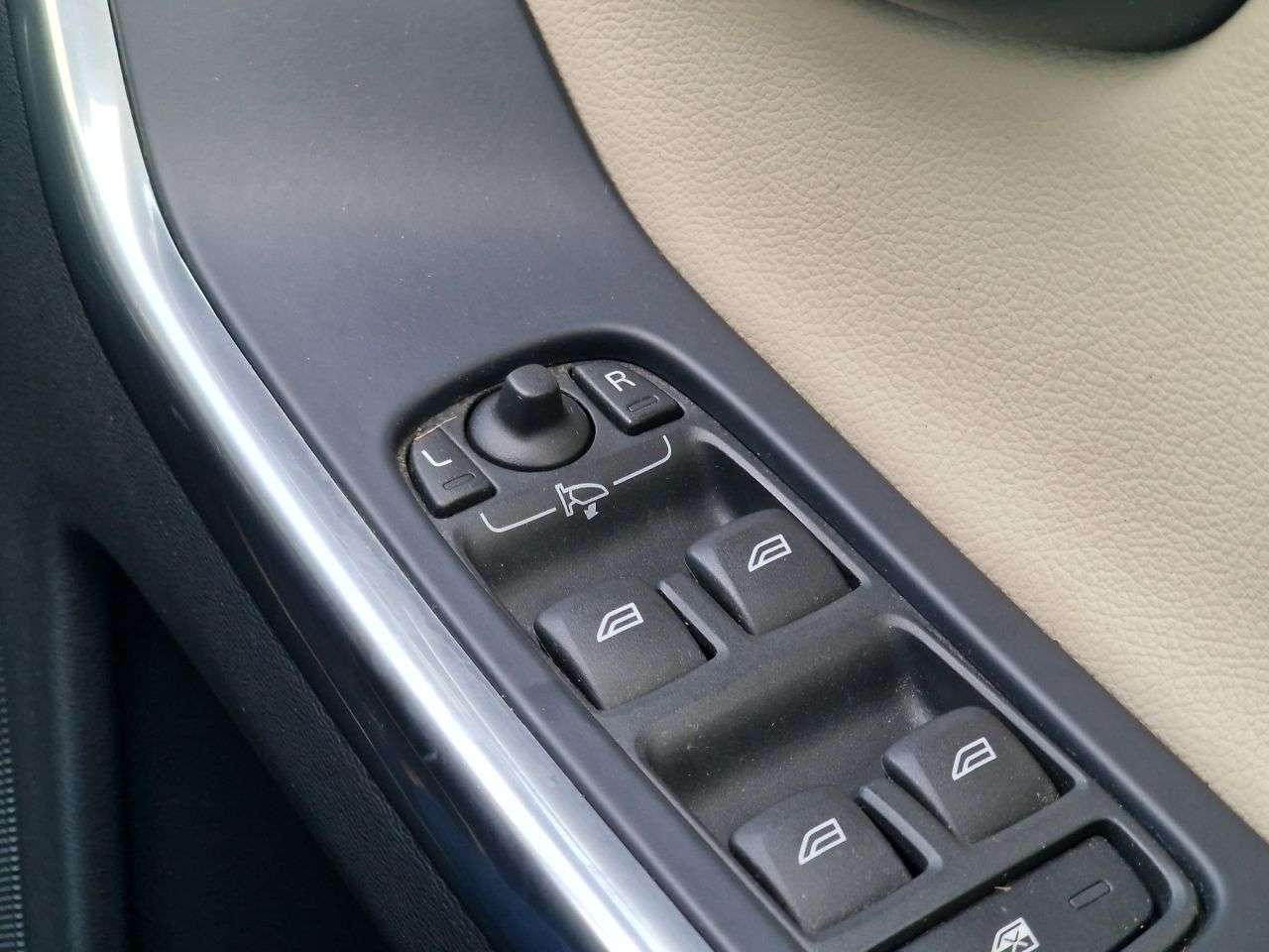 2015 VOLVO XC60 2015 VOLVO XC60