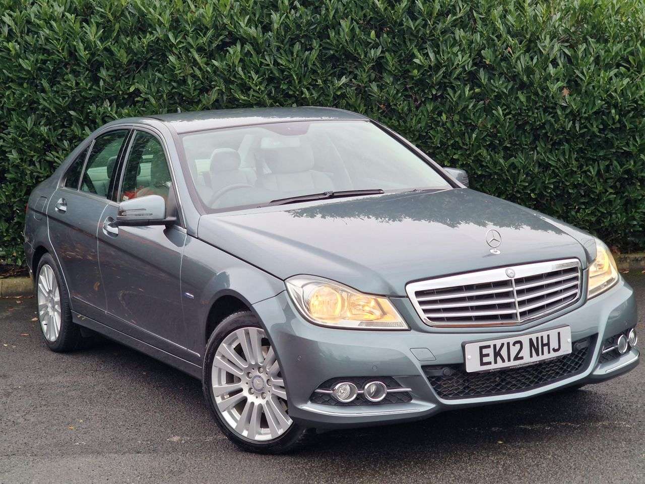 A 2012 MERCEDES-BENZ C-CLASS 2.1 C220 CDI BlueEfficiency Elegance Saloon 4dr Diesel G-Tronic+ Euro 5 (s/ A 2012 MERCEDES-BENZ C-CLASS 2.1 C220 CDI BlueEfficiency Elegance Saloon 4dr Diesel G-Tronic+ Euro 5 (s/