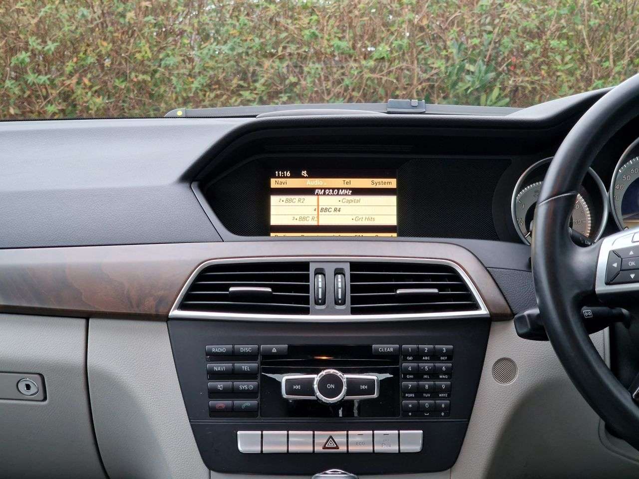 A 2012 MERCEDES-BENZ C-CLASS 2.1 C220 CDI BlueEfficiency Elegance Saloon 4dr Diesel G-Tronic+ Euro 5 (s/ A 2012 MERCEDES-BENZ C-CLASS 2.1 C220 CDI BlueEfficiency Elegance Saloon 4dr Diesel G-Tronic+ Euro 5 (s/