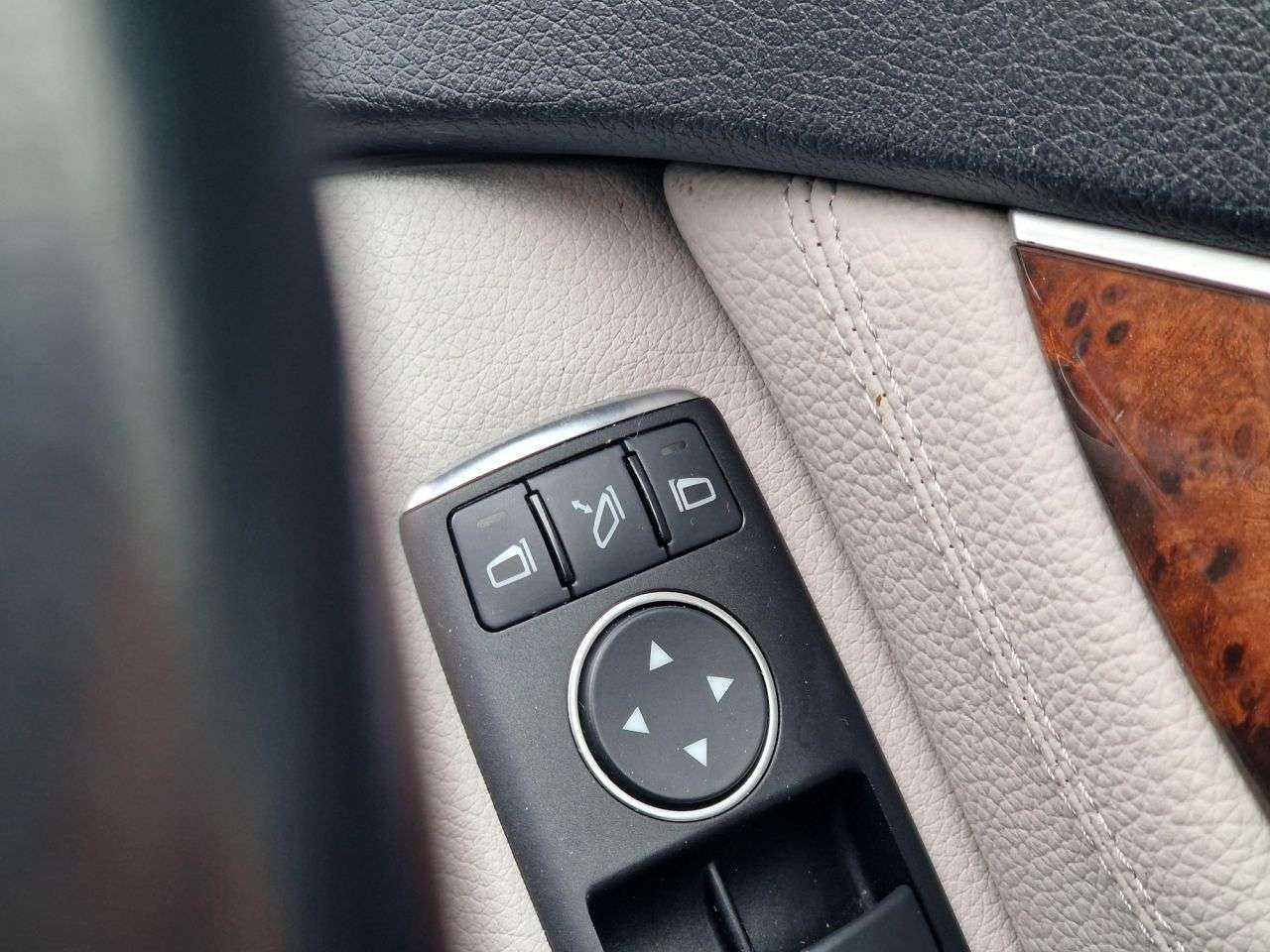 2011 MERCEDES-BENZ C-CLASS 2011 MERCEDES-BENZ C-CLASS