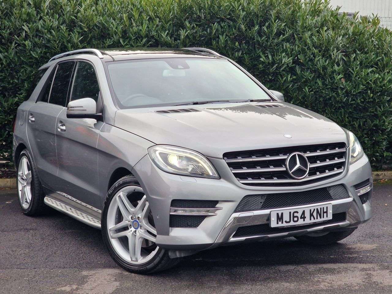 A 2014 MERCEDES-BENZ M-CLASS 3.0 ML350 V6 BlueTEC AMG Line SUV 5dr Diesel G-Tronic 4WD Euro 6 (s/s) (258 A 2014 MERCEDES-BENZ M-CLASS 3.0 ML350 V6 BlueTEC AMG Line SUV 5dr Diesel G-Tronic 4WD Euro 6 (s/s) (258