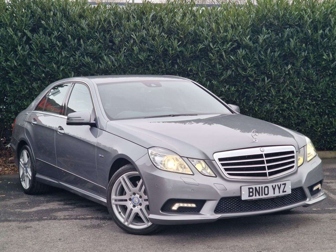 A 2010 MERCEDES-BENZ E-CLASS 2.1 E200 CDI BlueEfficiency Sport Saloon 4dr Diesel Tiptronic Euro 5 (136 p A 2010 MERCEDES-BENZ E-CLASS 2.1 E200 CDI BlueEfficiency Sport Saloon 4dr Diesel Tiptronic Euro 5 (136 p