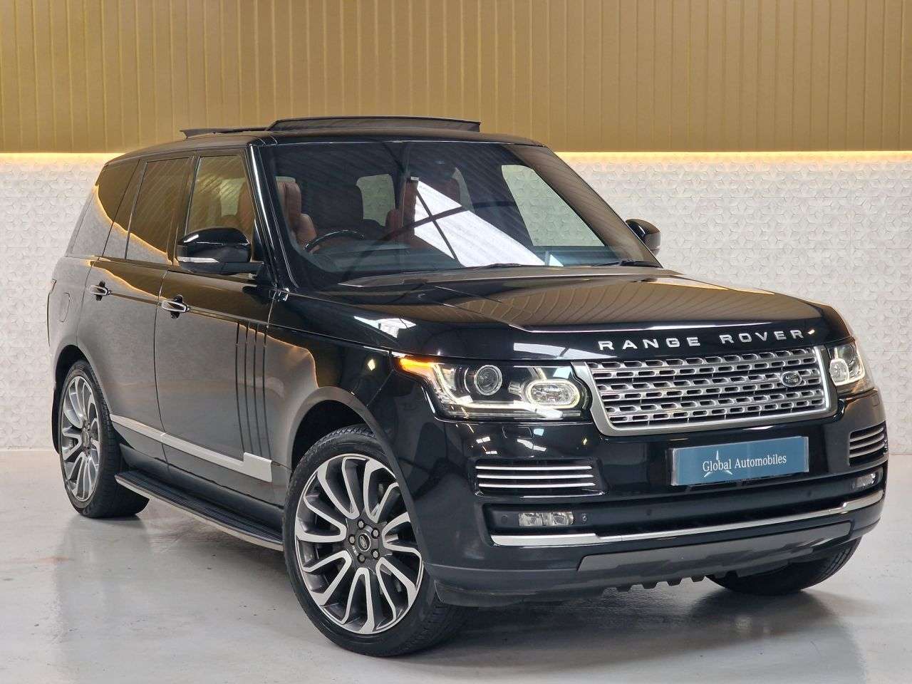 A 2014 LAND ROVER RANGE ROVER 5.0 V8 Autobiography SUV 5dr Petrol Auto 4WD Euro 5 (s/s) (510 ps) POSSIBLY A 2014 LAND ROVER RANGE ROVER 5.0 V8 Autobiography SUV 5dr Petrol Auto 4WD Euro 5 (s/s) (510 ps) POSSIBLY