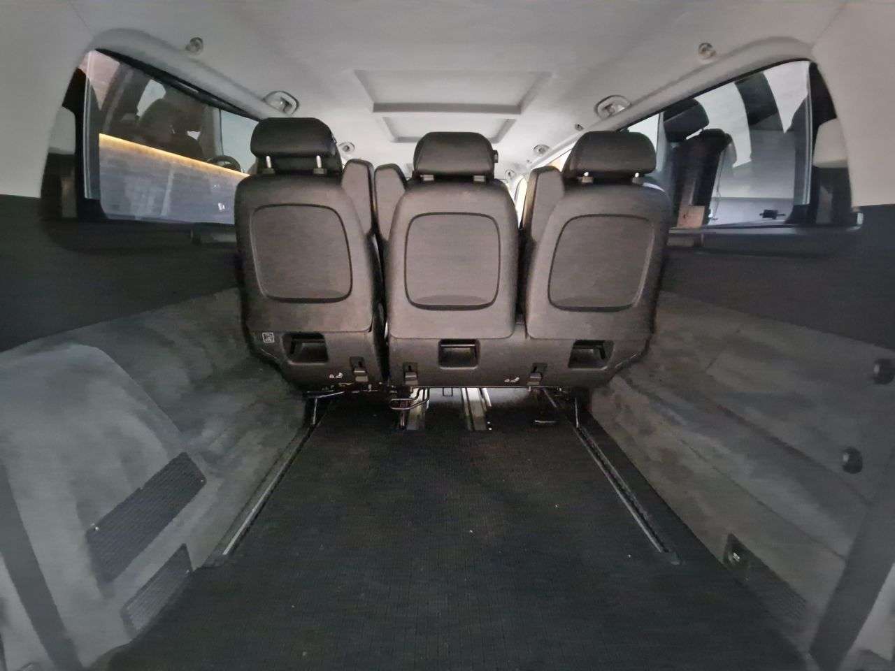 A 2015 MERCEDES-BENZ VIANO 2.2 CDI Ambiente MPV 5dr Diesel Automatic RWD L1 H1 (216 g/km, 163 bhp) EXT A 2015 MERCEDES-BENZ VIANO 2.2 CDI Ambiente MPV 5dr Diesel Automatic RWD L1 H1 (216 g/km, 163 bhp) EXT