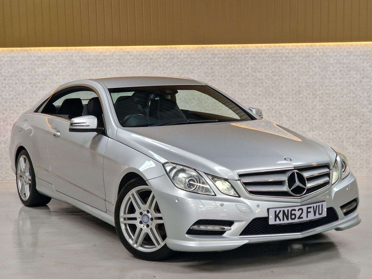 A 2012 MERCEDES-BENZ E-CLASS 2.1 E250 CDI BlueEfficiency Sport Coupe 2dr Diesel G-Tronic+ Euro 5 (s/s) ( A 2012 MERCEDES-BENZ E-CLASS 2.1 E250 CDI BlueEfficiency Sport Coupe 2dr Diesel G-Tronic+ Euro 5 (s/s) (