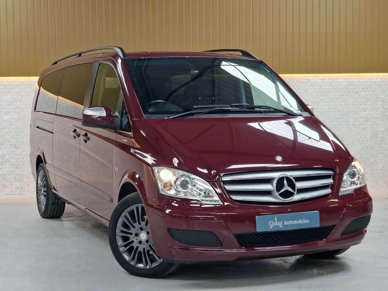A 2013 MERCEDES-BENZ VIANO 3.0 CDI Ambiente MPV 5dr Diesel Automatic RWD L1 H1 (226 g/km, 224 bhp) EX A 2013 MERCEDES-BENZ VIANO 3.0 CDI Ambiente MPV 5dr Diesel Automatic RWD L1 H1 (226 g/km, 224 bhp) EX