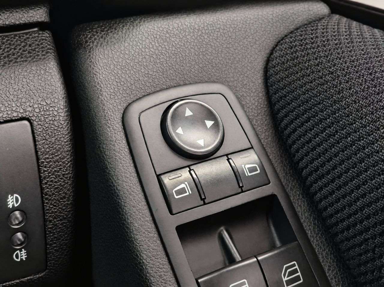 2011 MERCEDES-BENZ A CLASS 2011 MERCEDES-BENZ A CLASS