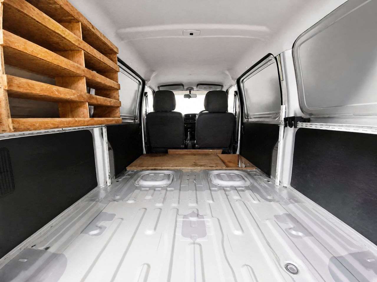 A 2005 SUZUKI CARRY 1.3L RETRO. ICONIC. UK SUPPLIED. A 2005 SUZUKI CARRY 1.3L RETRO. ICONIC. UK SUPPLIED.