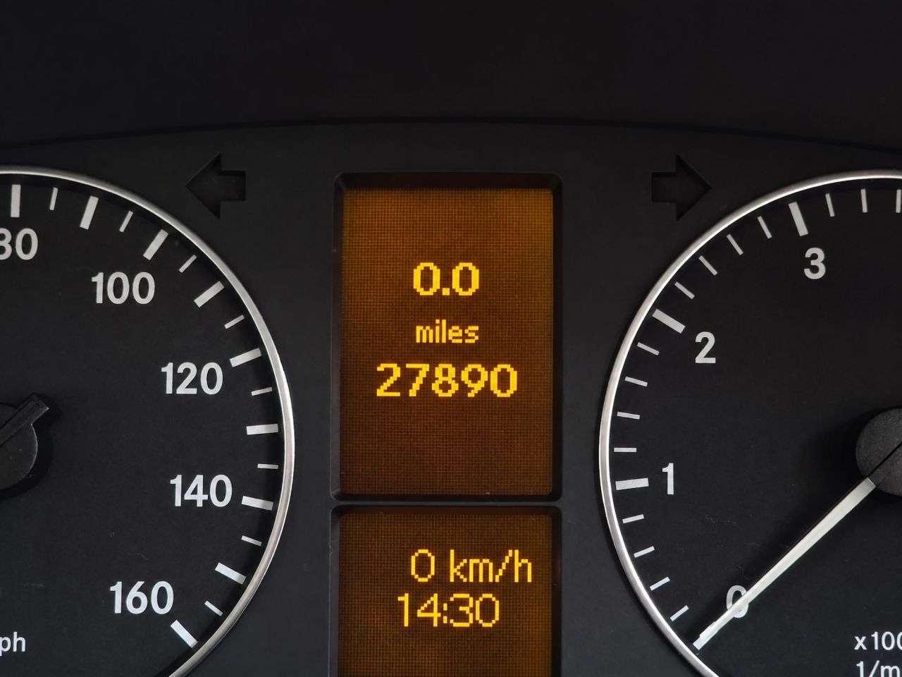 A 2010 MERCEDES-BENZ A CLASS 1.5 A160 Classic SE Hatchback 5dr Petrol CVT (157 g/km, 95 bhp) MEGA LOW MI A 2010 MERCEDES-BENZ A CLASS 1.5 A160 Classic SE Hatchback 5dr Petrol CVT (157 g/km, 95 bhp) MEGA LOW MI