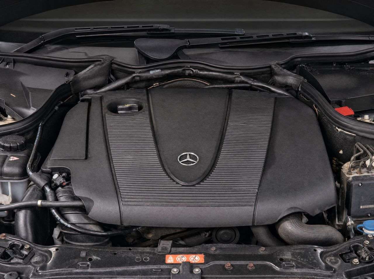 A 2009 MERCEDES-BENZ CLC CLASS 2.1 CLC220 CDI Sport Coupe 3dr Diesel Auto Euro 4 (150 ps) MAJOR SERVICE "B A 2009 MERCEDES-BENZ CLC CLASS 2.1 CLC220 CDI Sport Coupe 3dr Diesel Auto Euro 4 (150 ps) MAJOR SERVICE "B