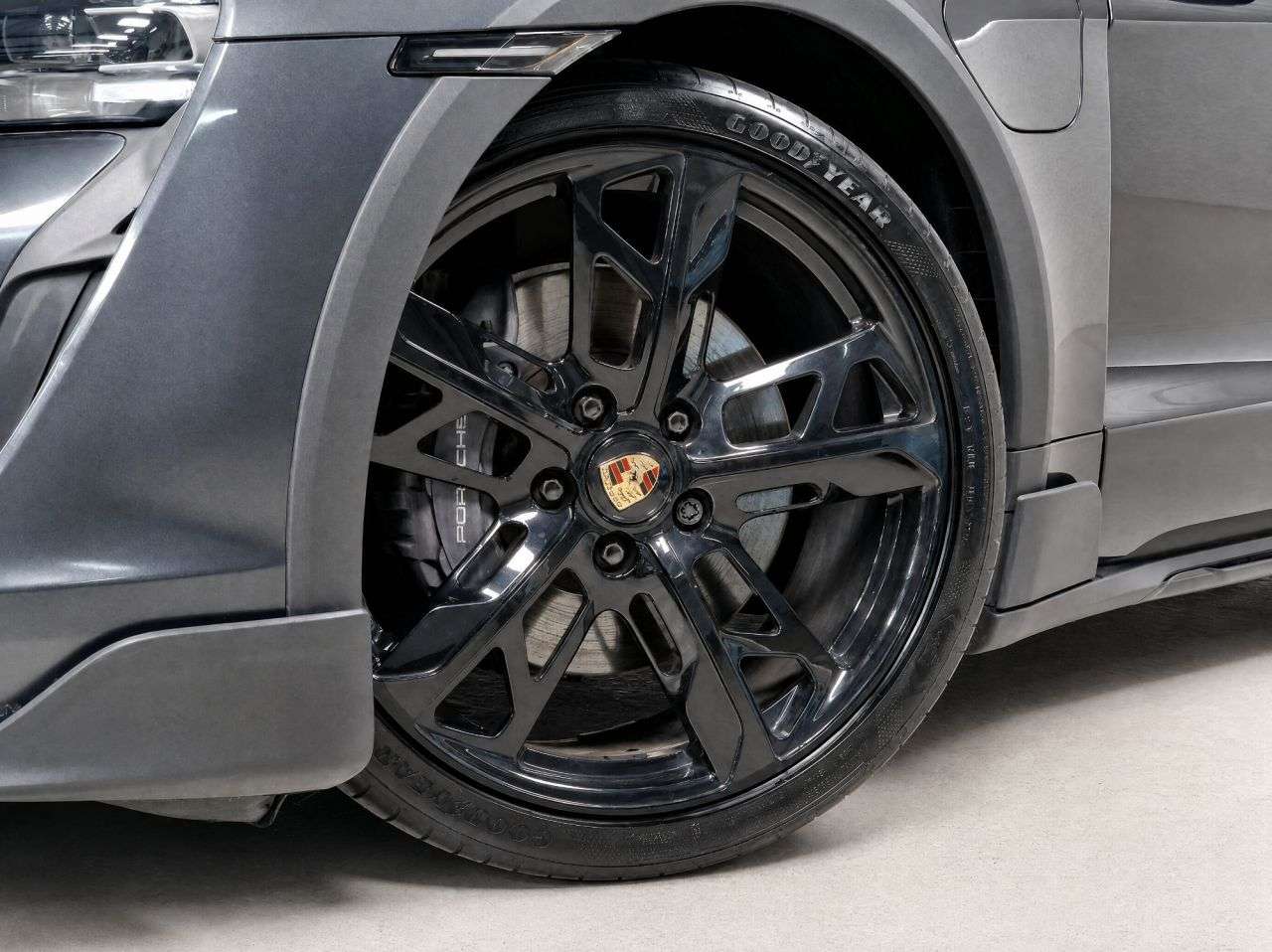 2023 PORSCHE TAYCAN 2023 PORSCHE TAYCAN