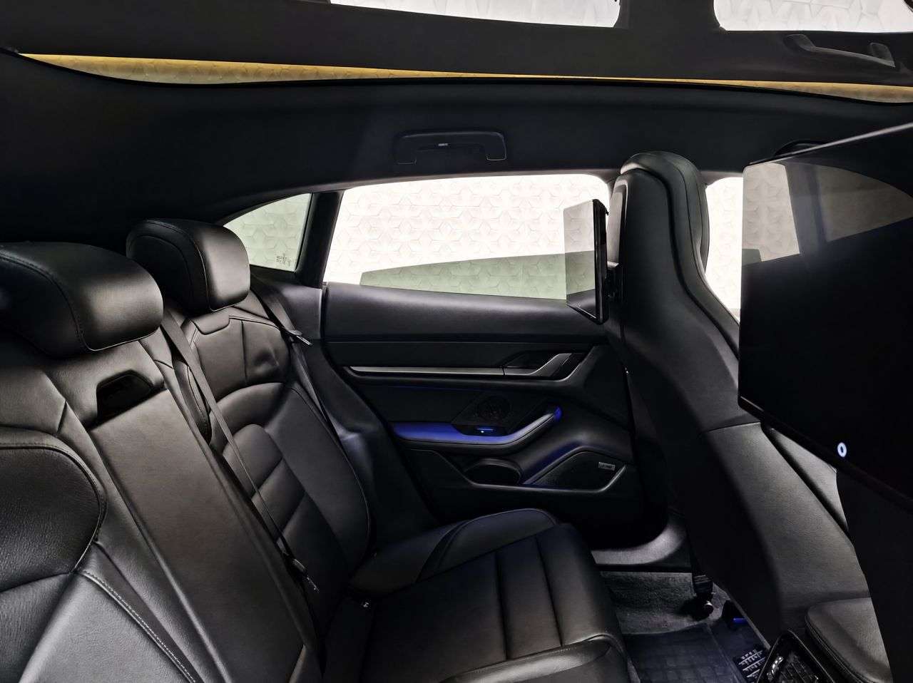 2023 PORSCHE TAYCAN 2023 PORSCHE TAYCAN