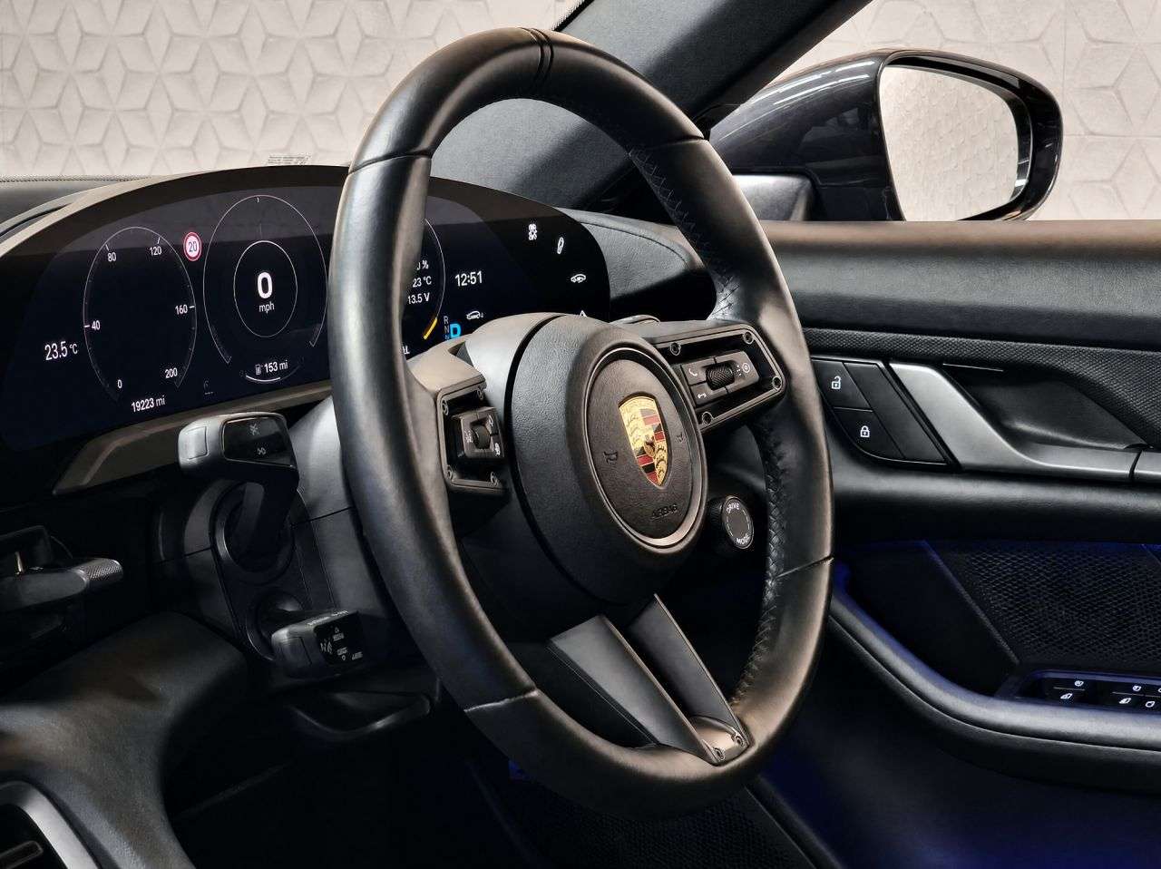 2023 PORSCHE TAYCAN 2023 PORSCHE TAYCAN
