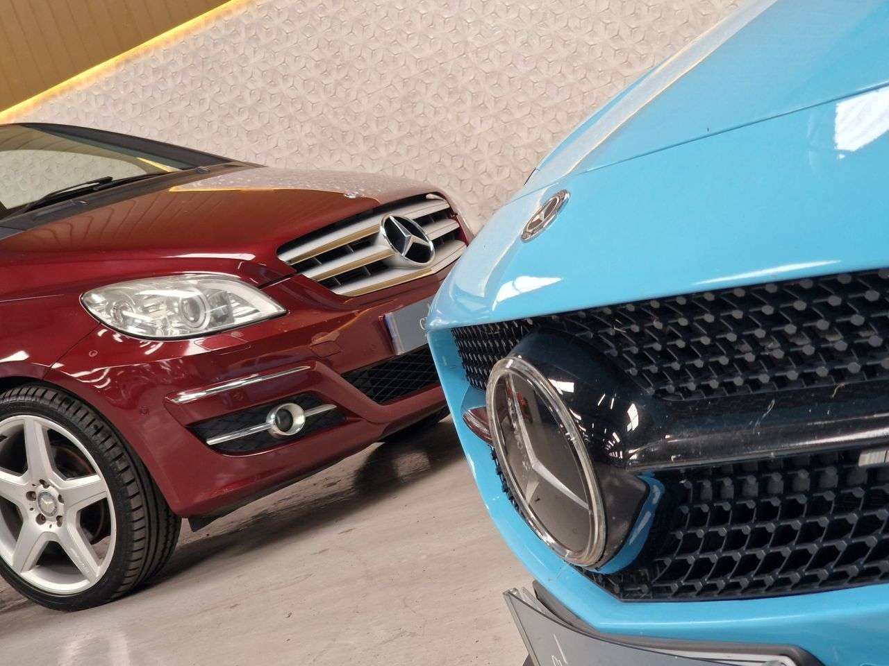 A 2011 MERCEDES-BENZ B CLASS 2.0 B180 CDI Sport MPV 5dr Diesel CVT (158 g/km, 109 bhp) SATURN RED | ORIE A 2011 MERCEDES-BENZ B CLASS 2.0 B180 CDI Sport MPV 5dr Diesel CVT (158 g/km, 109 bhp) SATURN RED | ORIE
