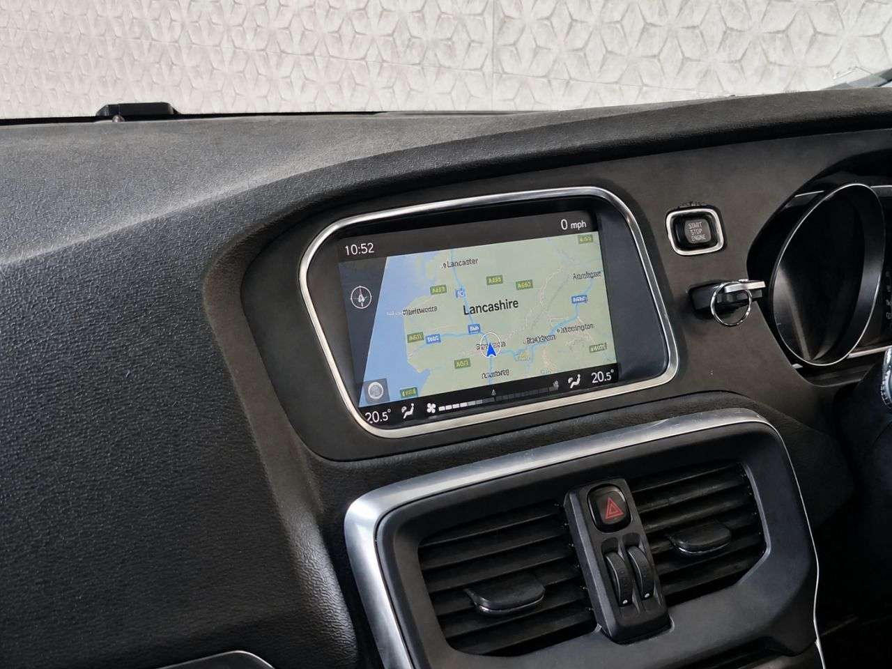 2015 VOLVO V40 2015 VOLVO V40