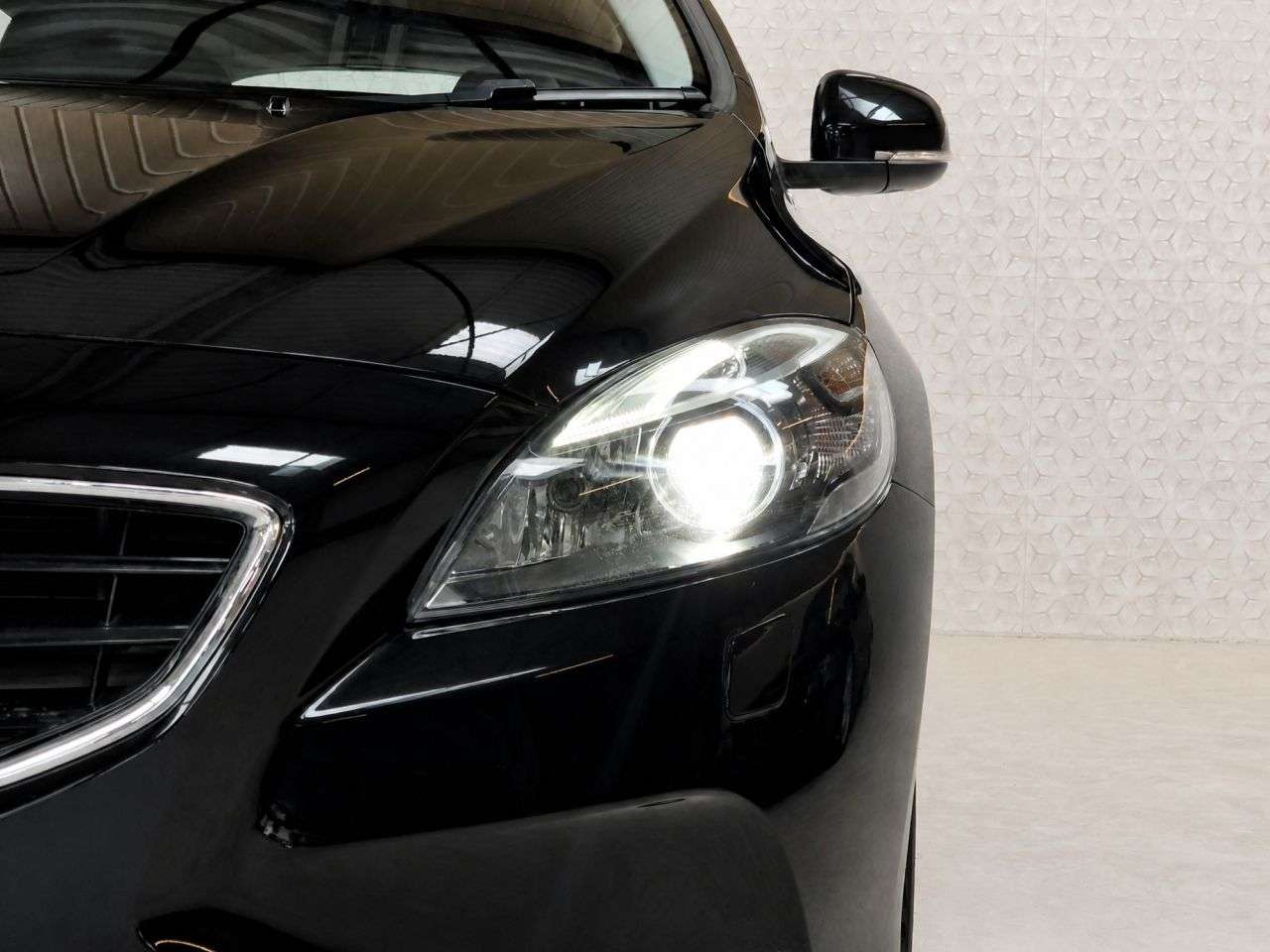 2015 VOLVO V40 2015 VOLVO V40