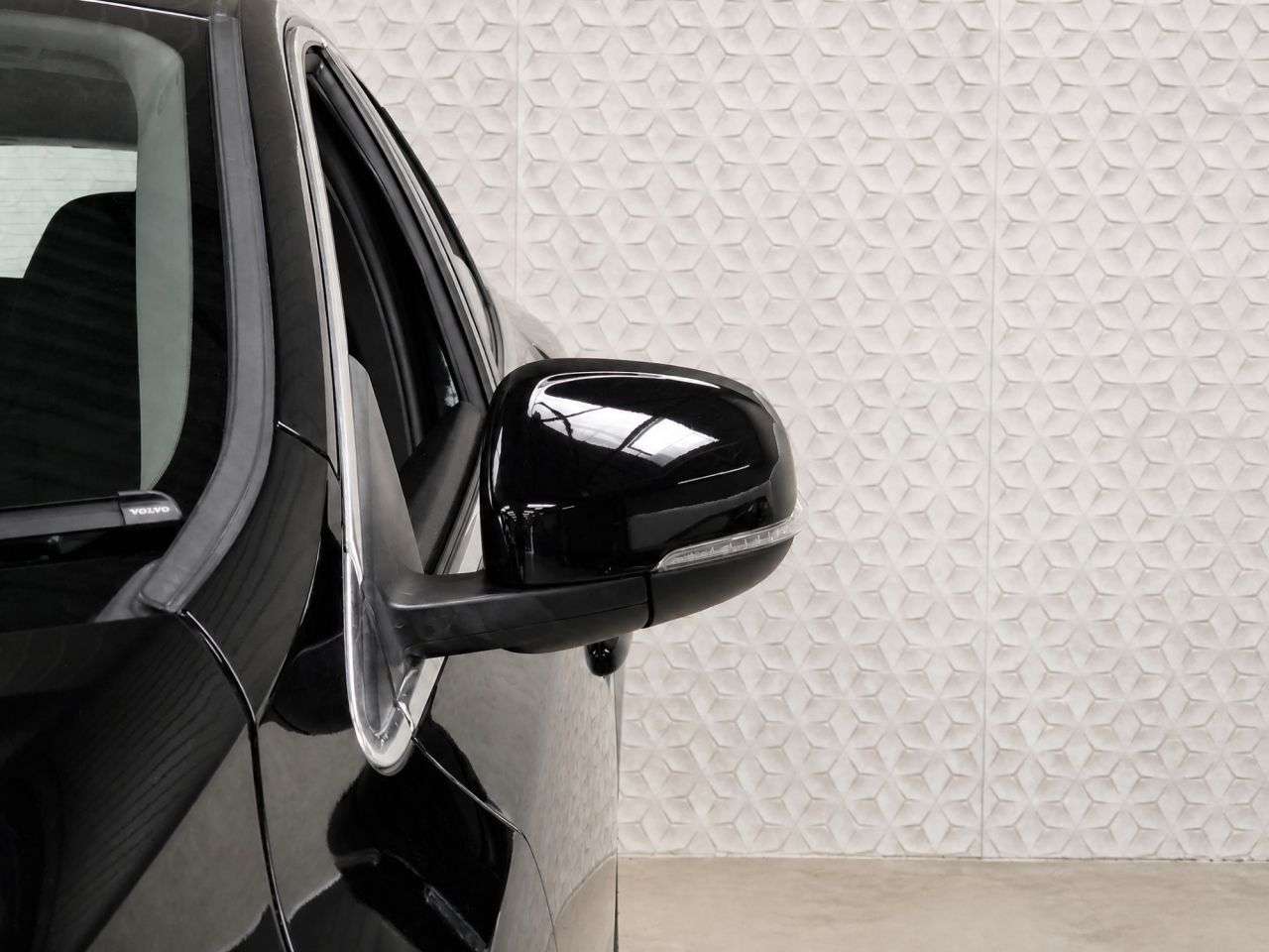 2015 VOLVO V40 2015 VOLVO V40