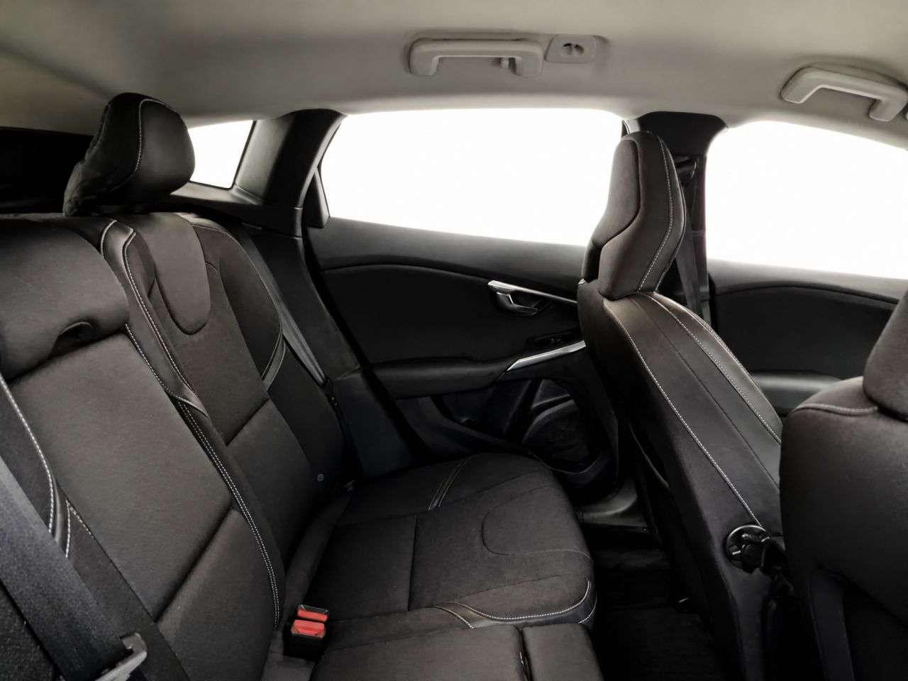 2015 VOLVO V40 2015 VOLVO V40