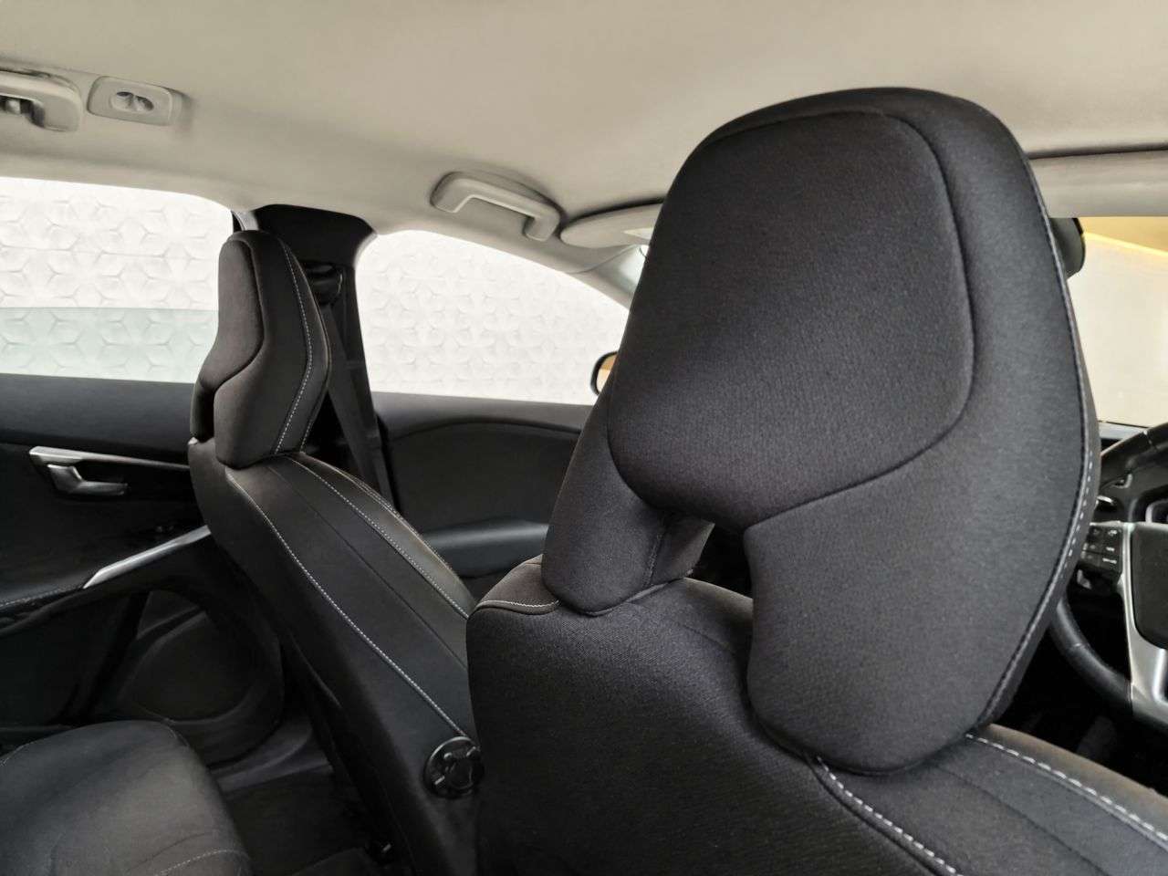 2015 VOLVO V40 2015 VOLVO V40