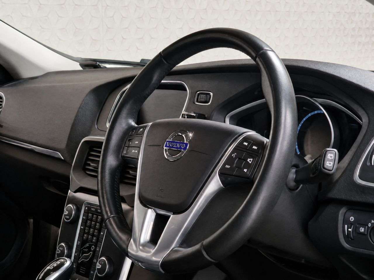 2015 VOLVO V40 2015 VOLVO V40