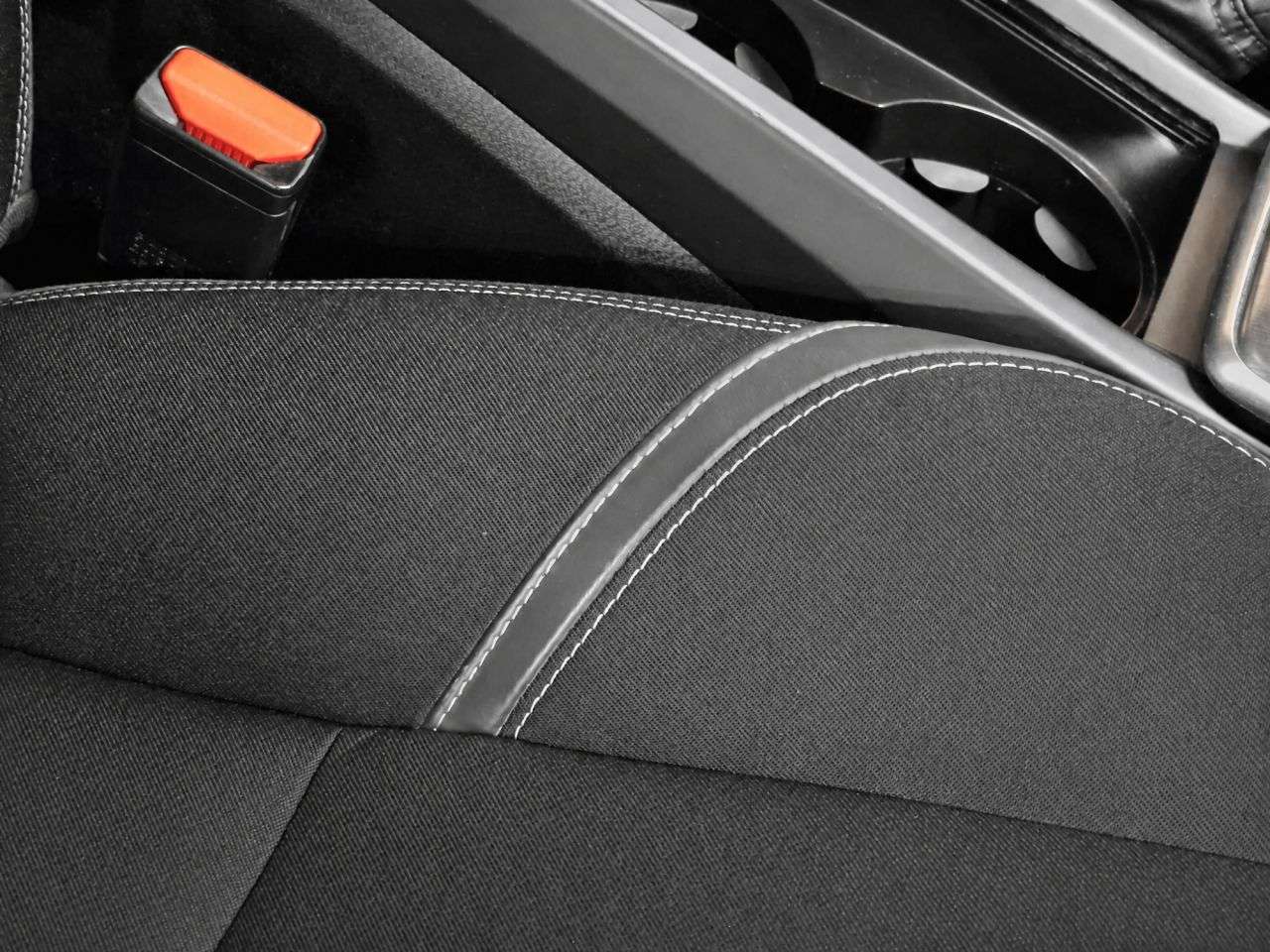 2015 VOLVO V40 2015 VOLVO V40