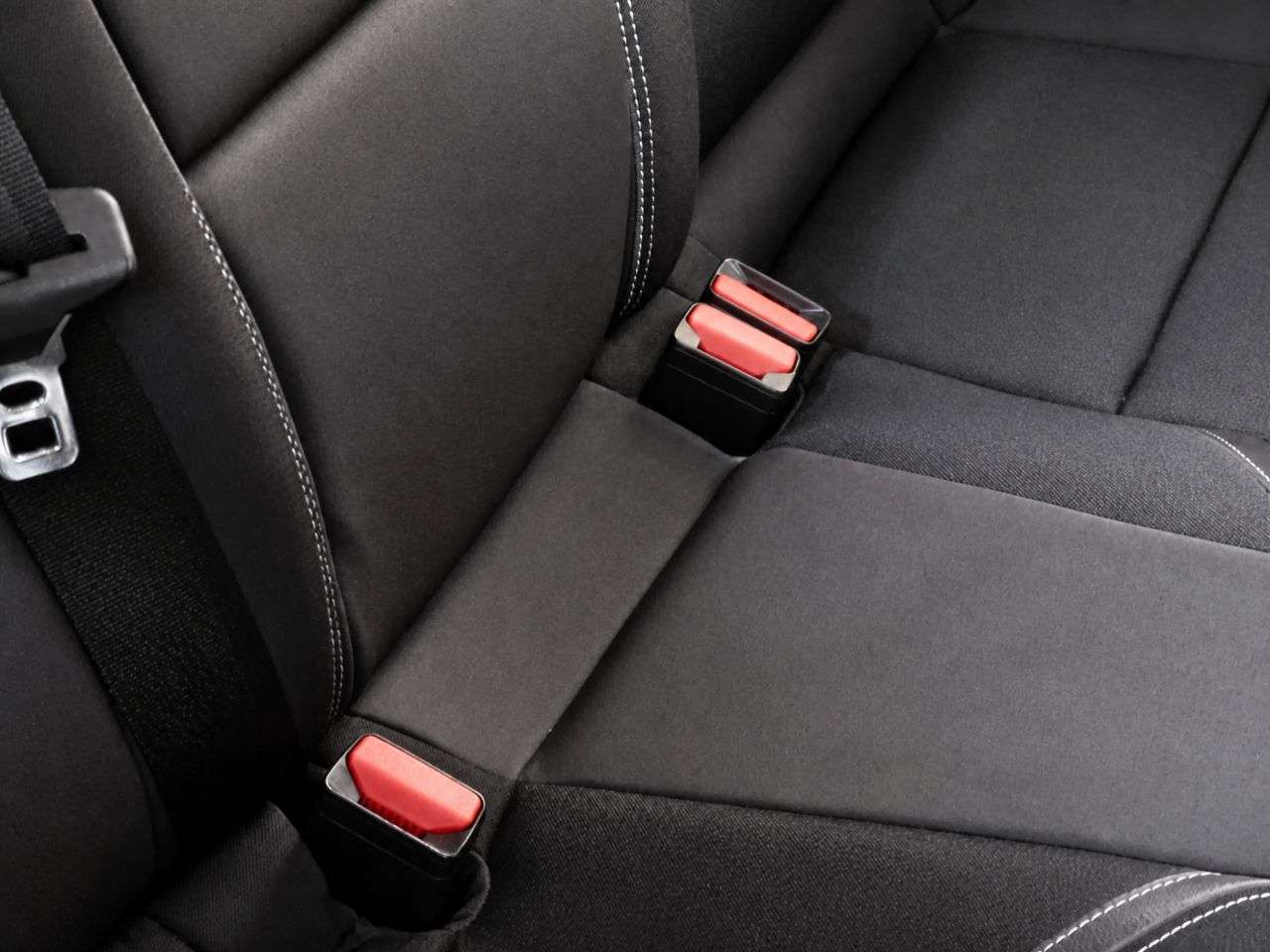 2015 VOLVO V40 2015 VOLVO V40