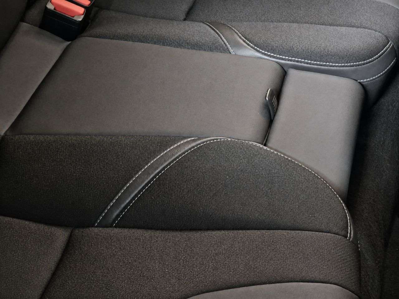 2015 VOLVO V40 2015 VOLVO V40