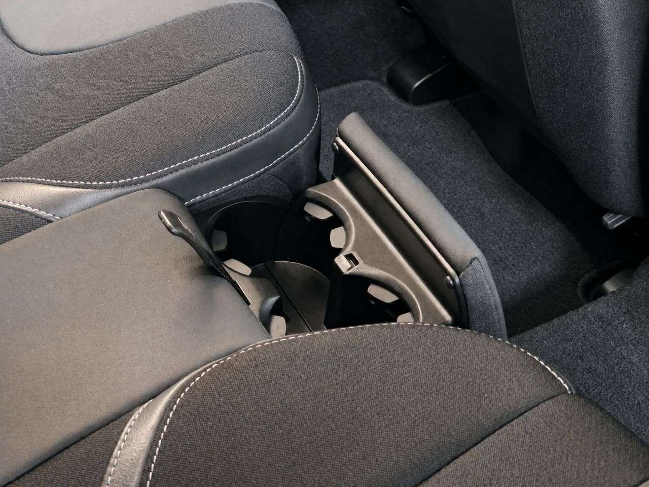 2015 VOLVO V40 2015 VOLVO V40